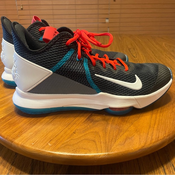Nike LeBron Witness 4 Tennis Shoes - Picture 1 of 6